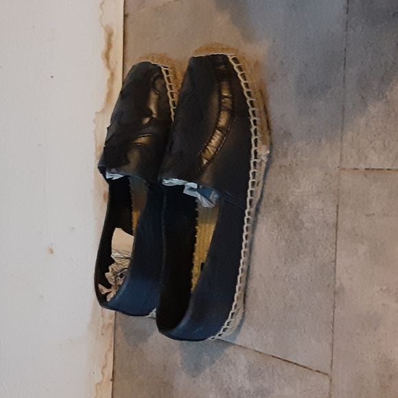 Shoes - TORY  BURCH  shoes  size  6  women